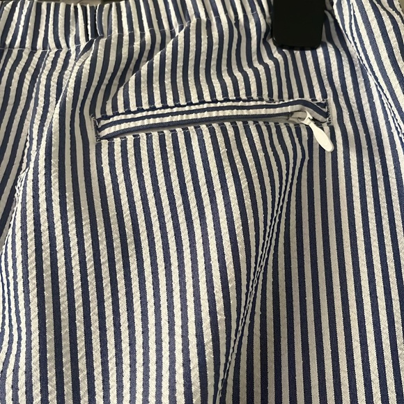 Orvis 2 piece seersucker blue and white set, medium - Picture 8 of 9